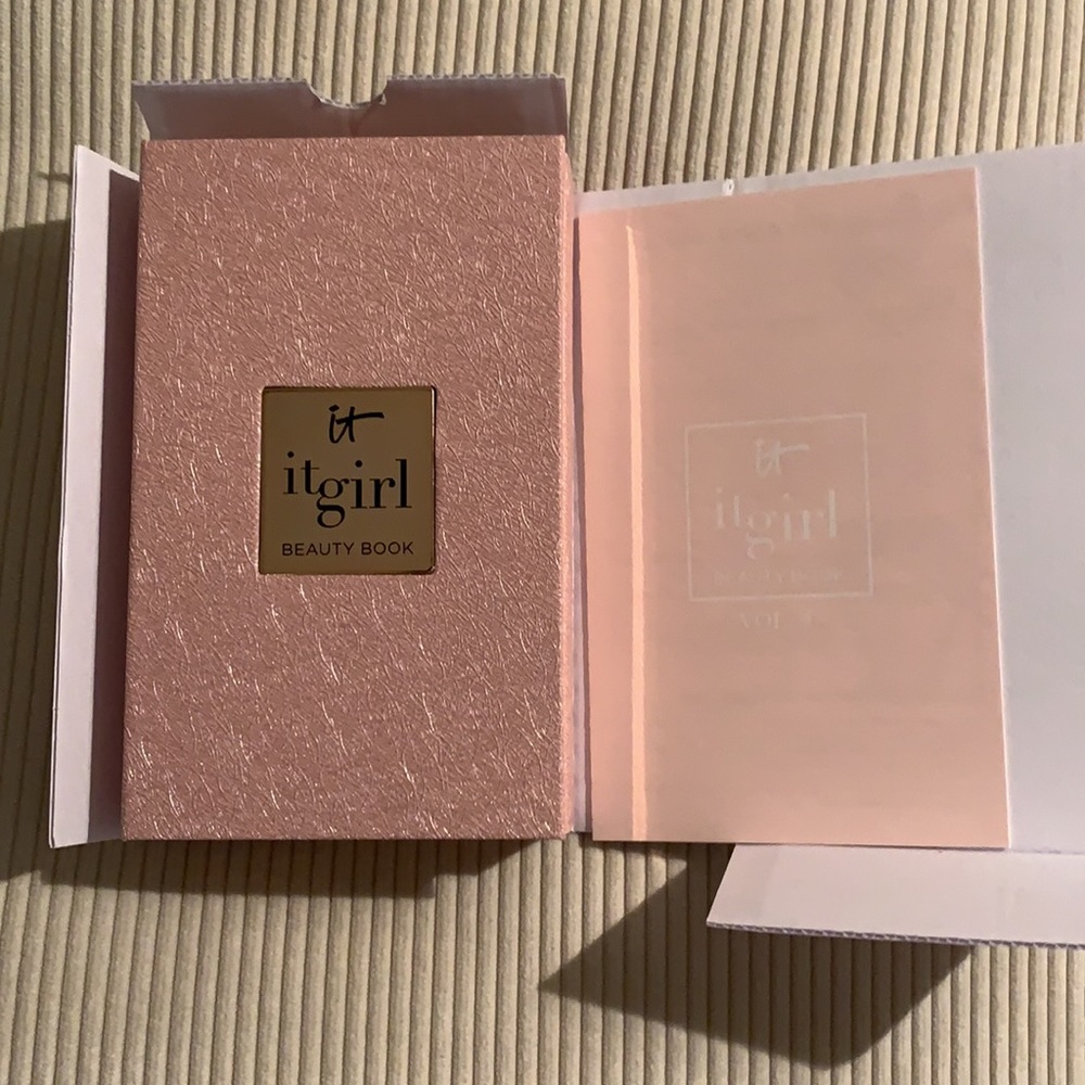 Unused it Cosmetics Beauty Book Vol. 4
